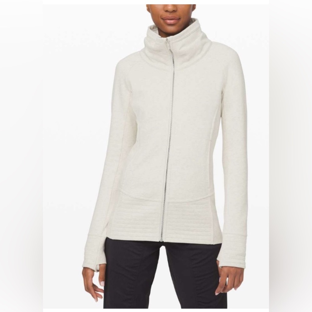 Lululemon Radiant Jacket Il
Heathered Light gray